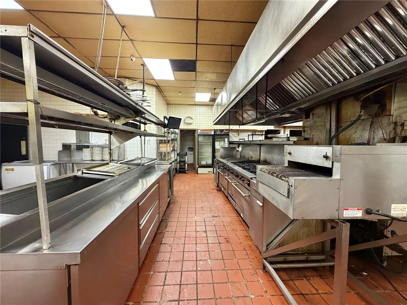 3883 TAMIAMI TRL