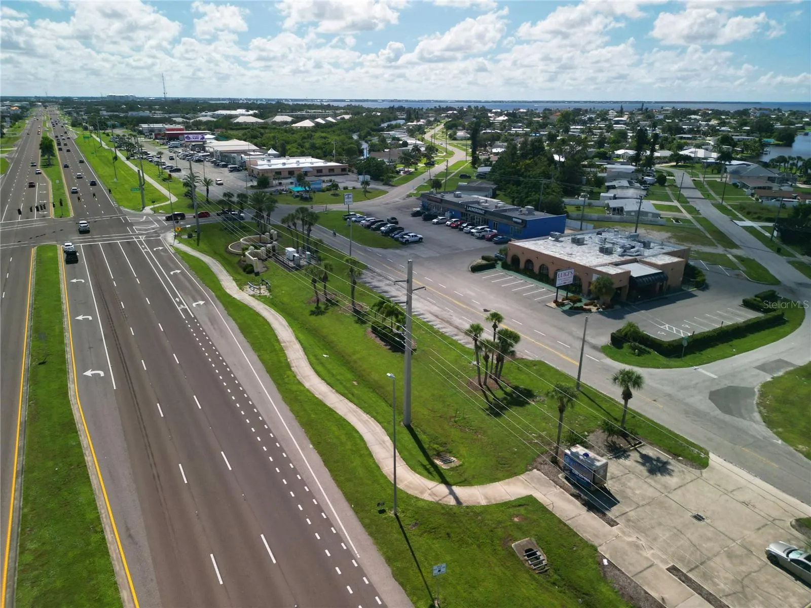 3883 TAMIAMI TRL