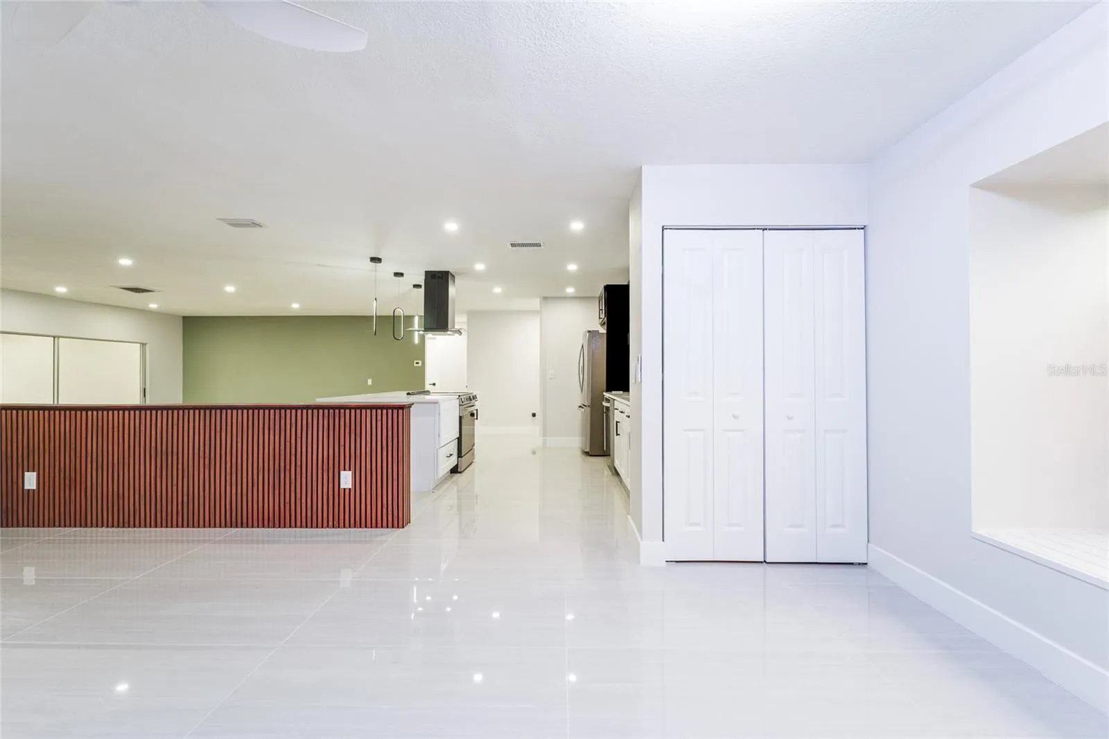 1149 S CYPRESS POINT DR