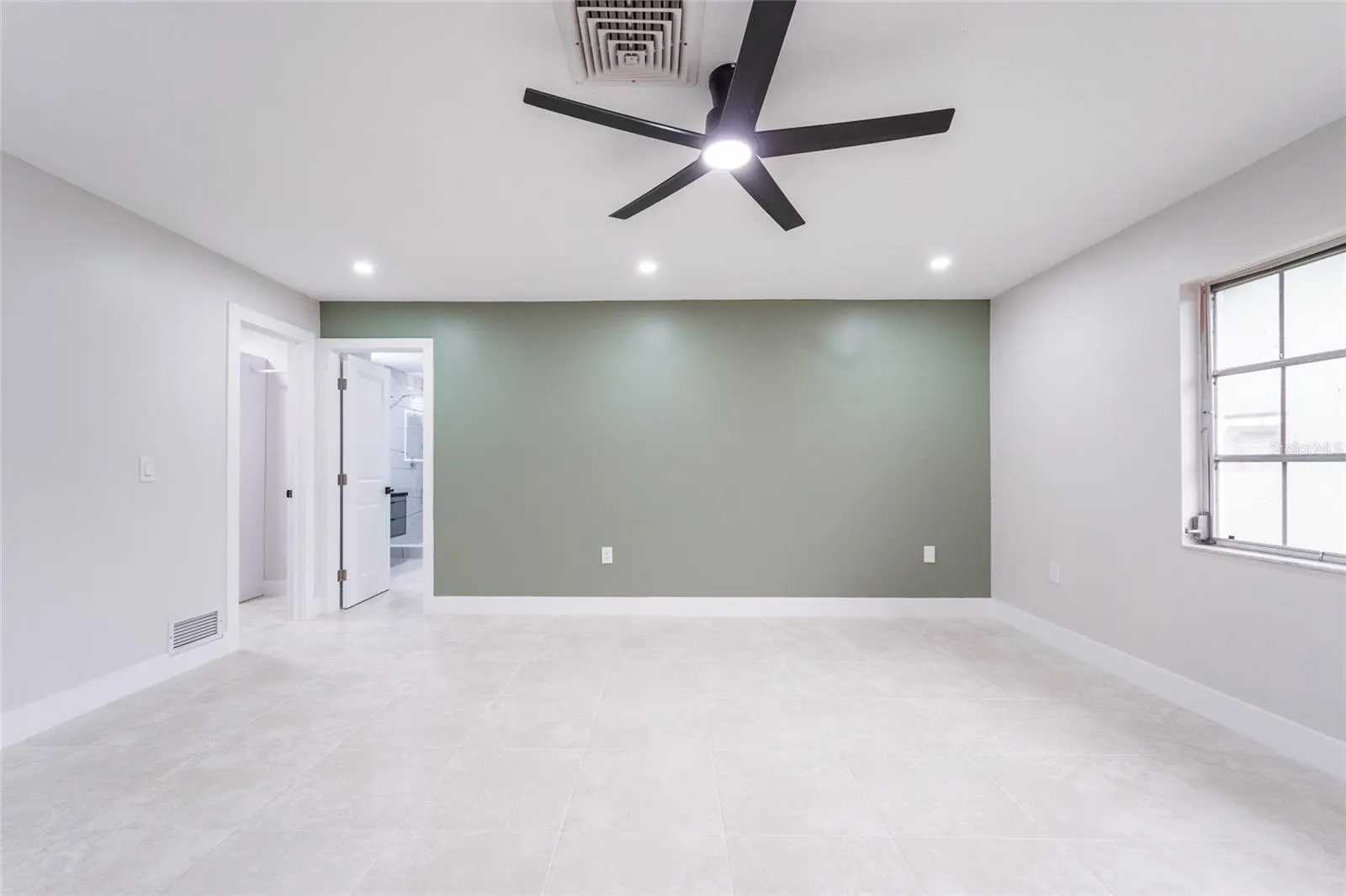 1149 S CYPRESS POINT DR