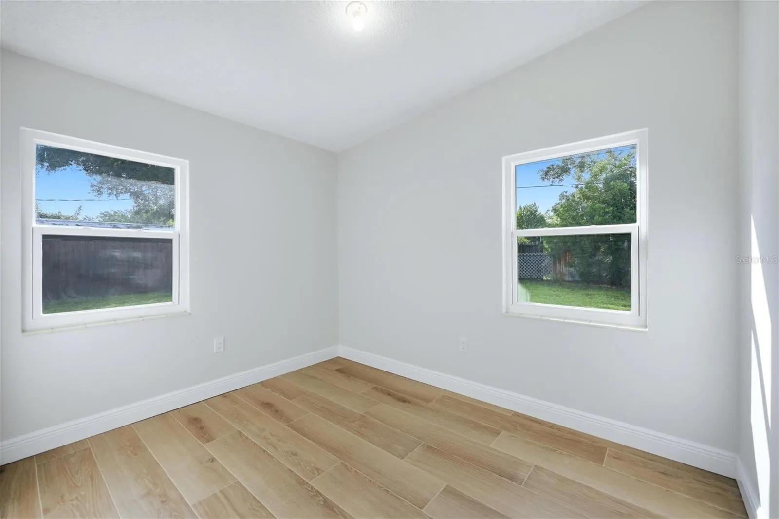 2320 COLGATE AVE