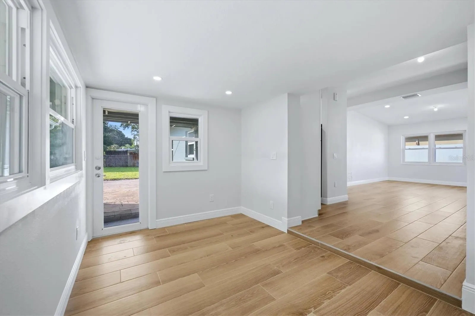 2320 COLGATE AVE