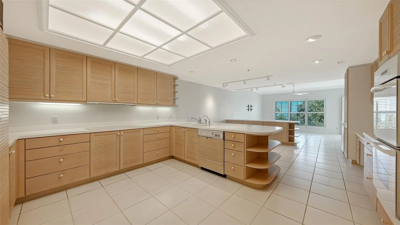 2550 HARBOURSIDE DR #334 #334
