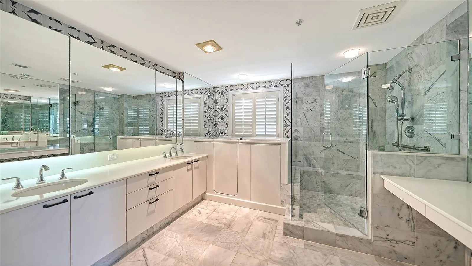 2550 HARBOURSIDE DR #334 #334