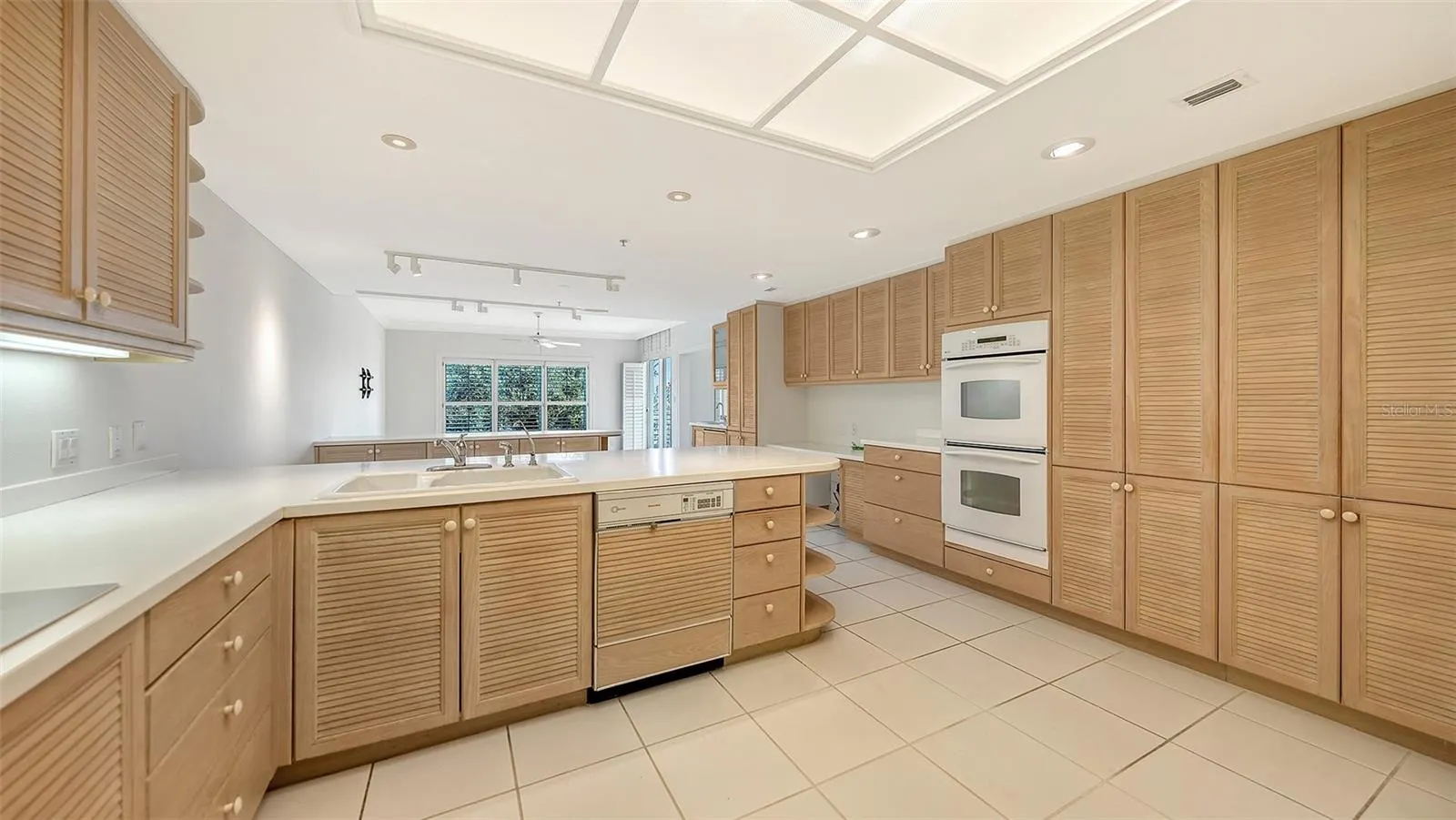 2550 HARBOURSIDE DR #334 #334