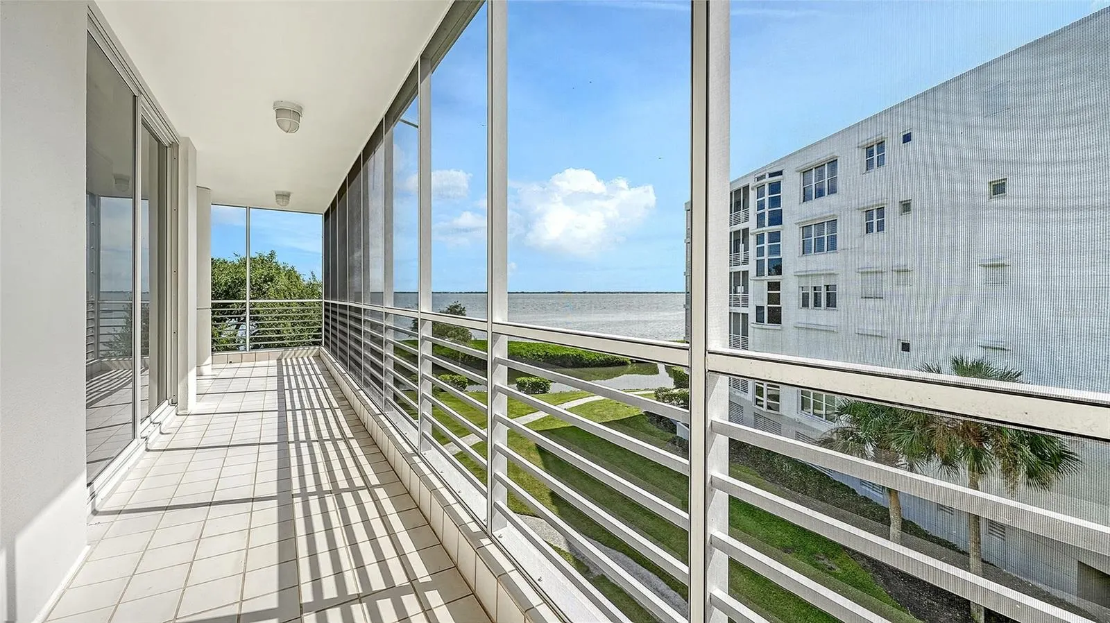 2550 HARBOURSIDE DR #334 #334