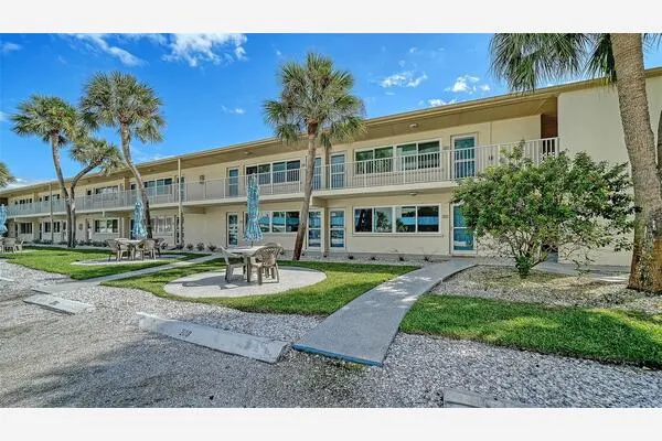 5950 MIDNIGHT PASS RD #201 #201