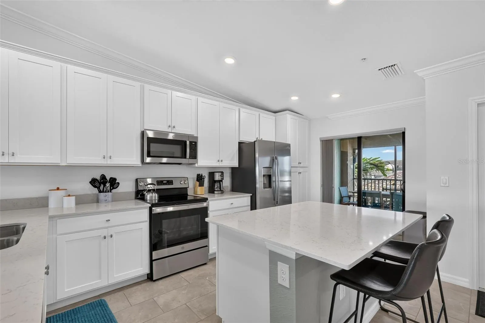 5685 PALMER CIR #202 #202