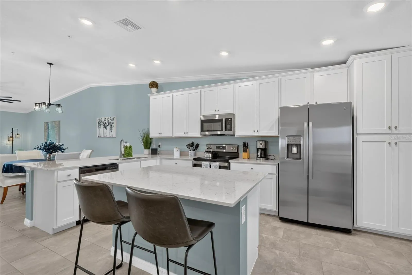 5685 PALMER CIR #202 #202