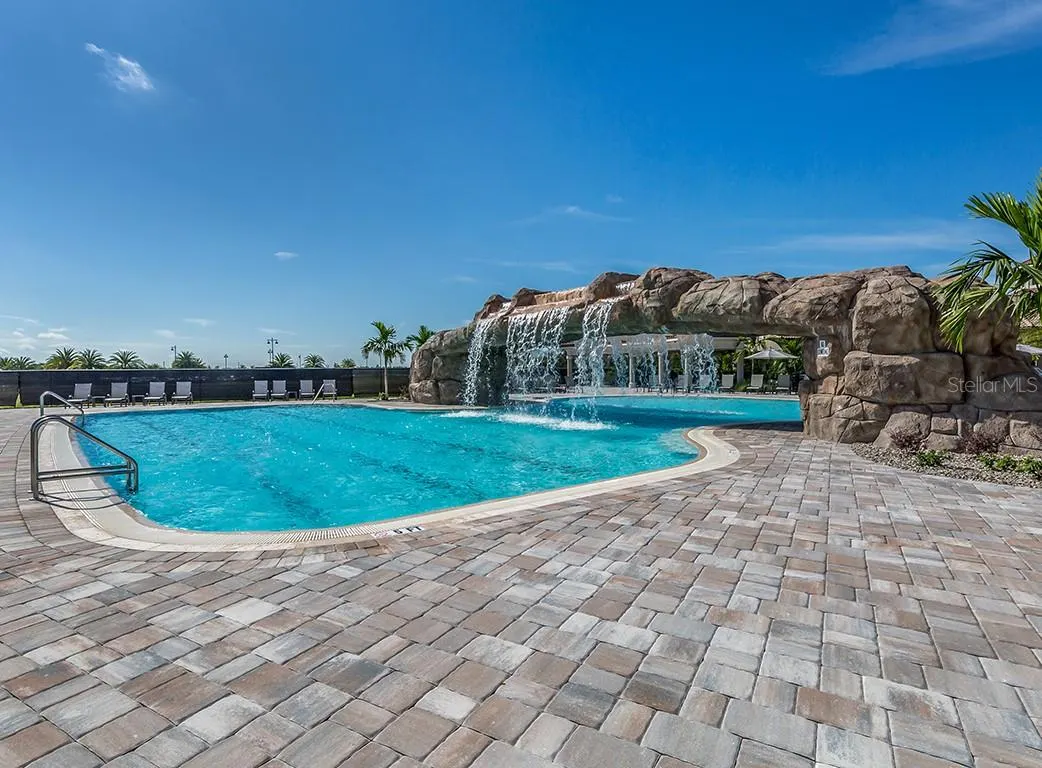 5685 PALMER CIR #202 #202
