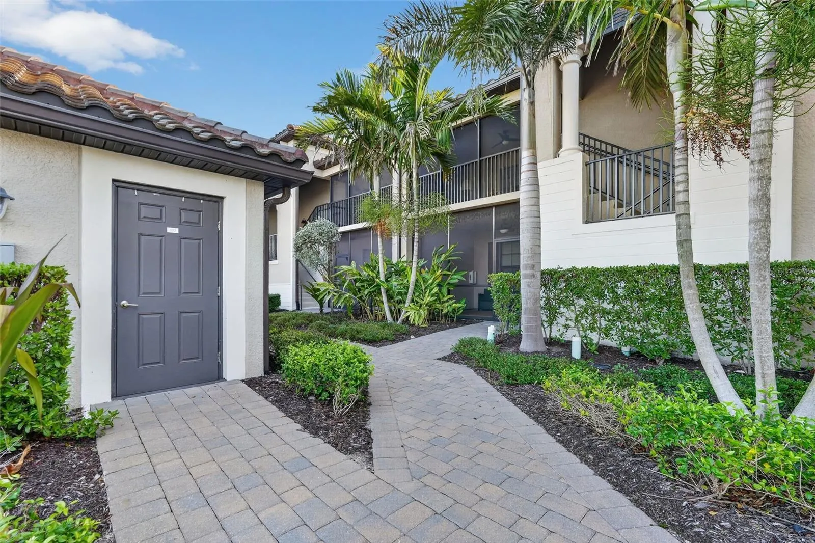 5685 PALMER CIR #202 #202