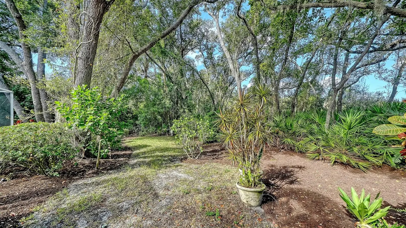 8488 WOODBRIAR DR