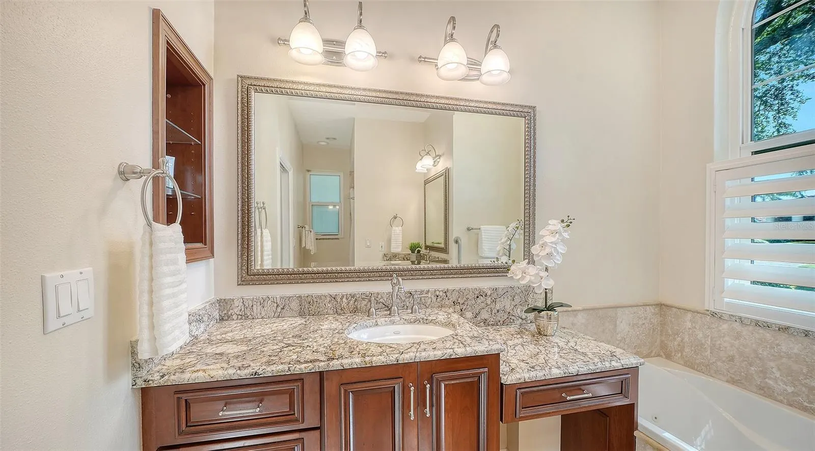 8488 WOODBRIAR DR