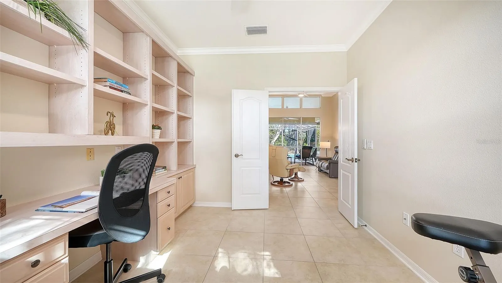 8488 WOODBRIAR DR