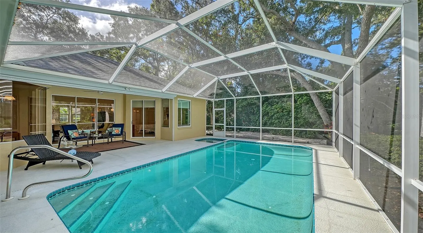 8488 WOODBRIAR DR