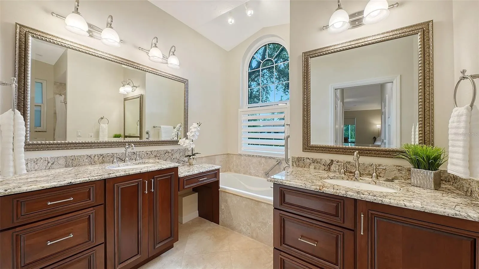 8488 WOODBRIAR DR
