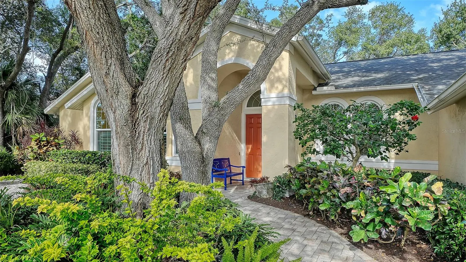 8488 WOODBRIAR DR