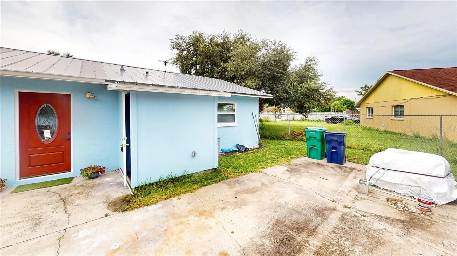 330 12TH ST W