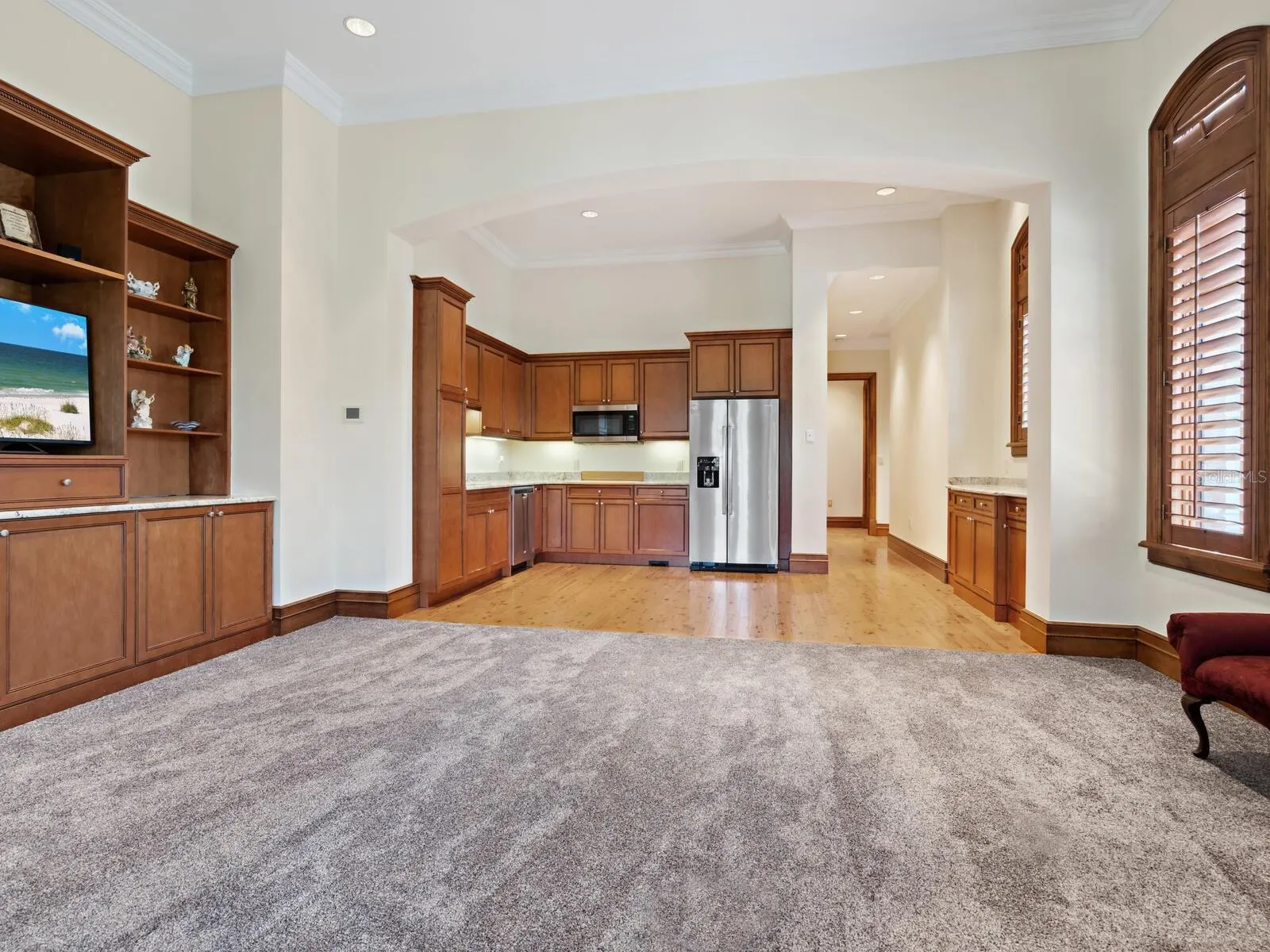1423 HILLVIEW DR