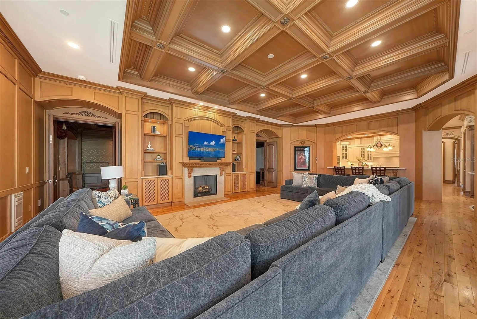 1423 HILLVIEW DR