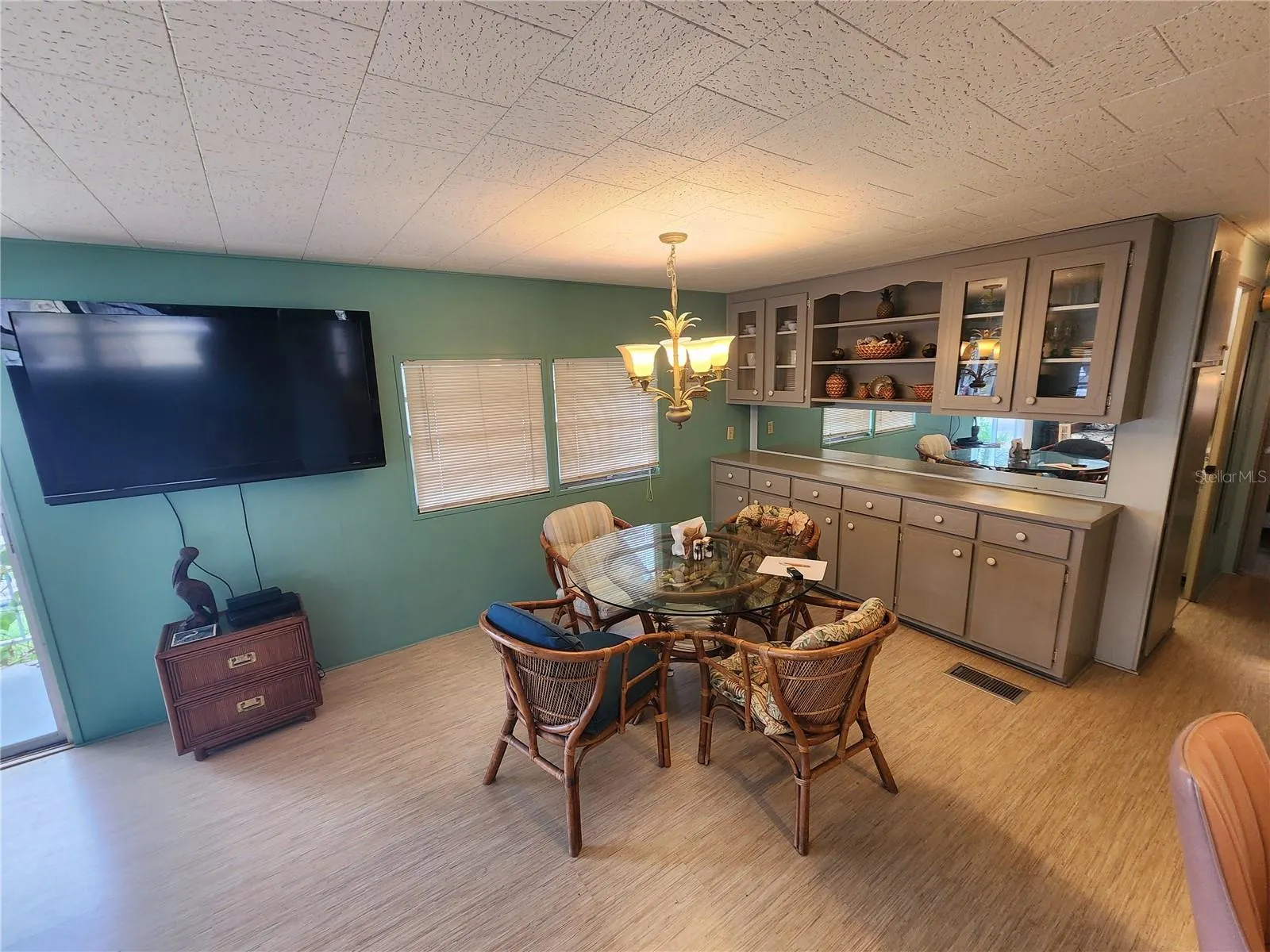 5317 CHATEAU LN
