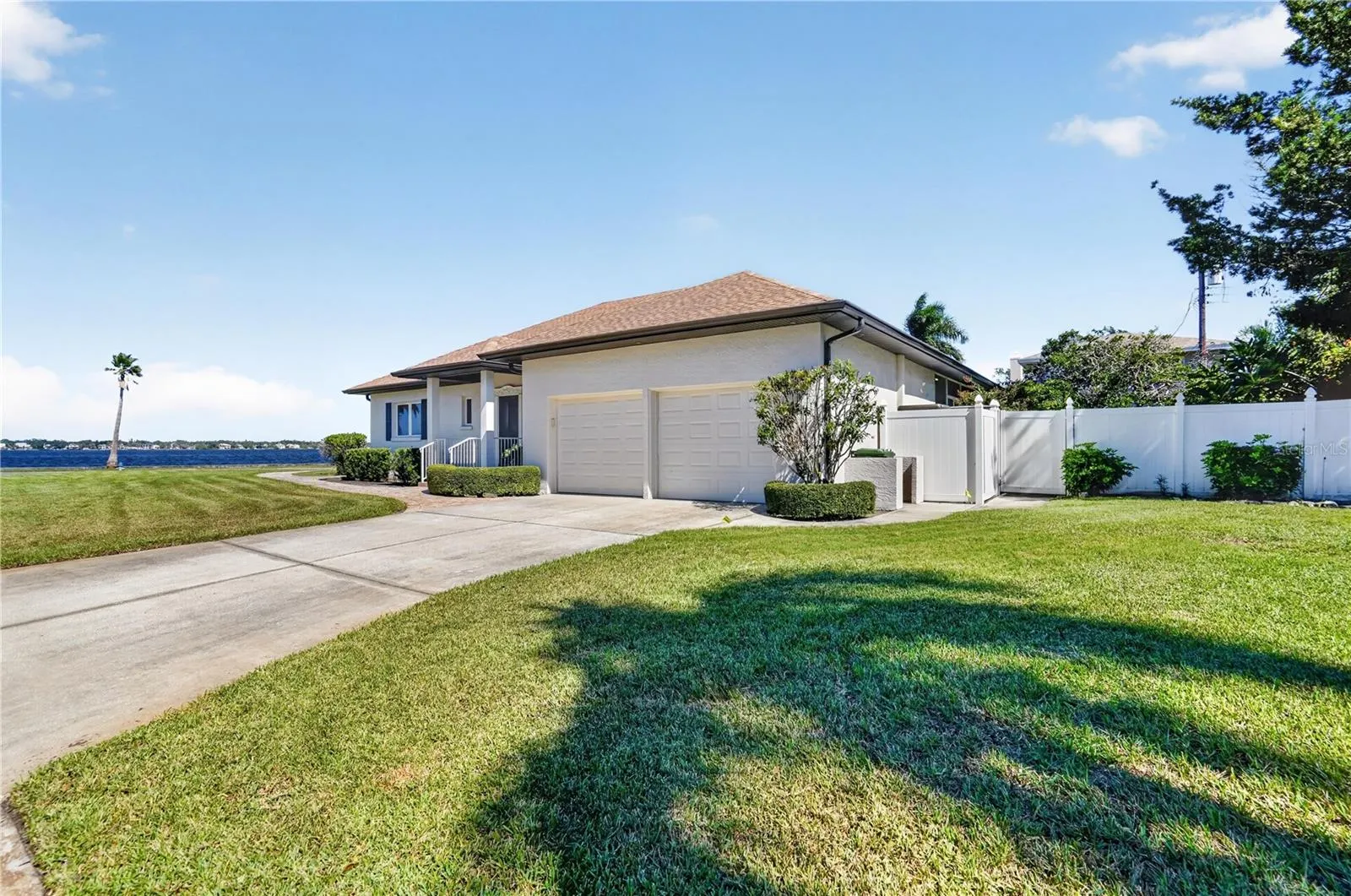2305 RIVERVIEW BLVD