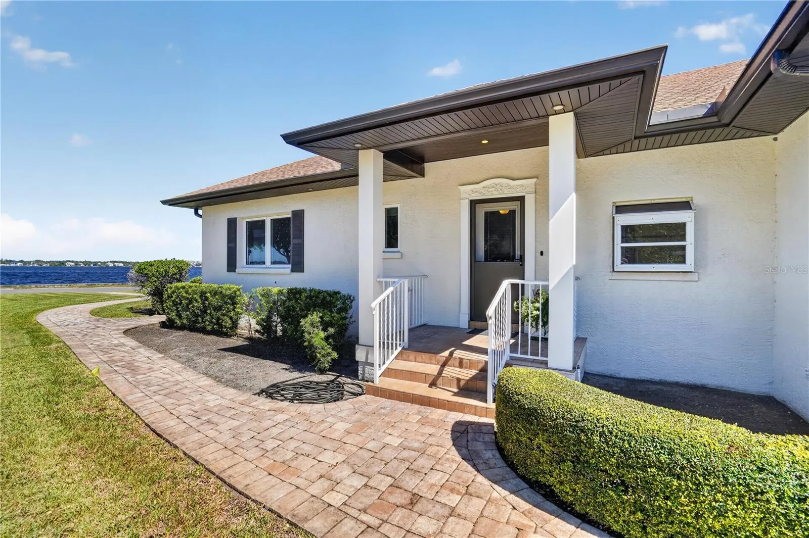 2305 RIVERVIEW BLVD