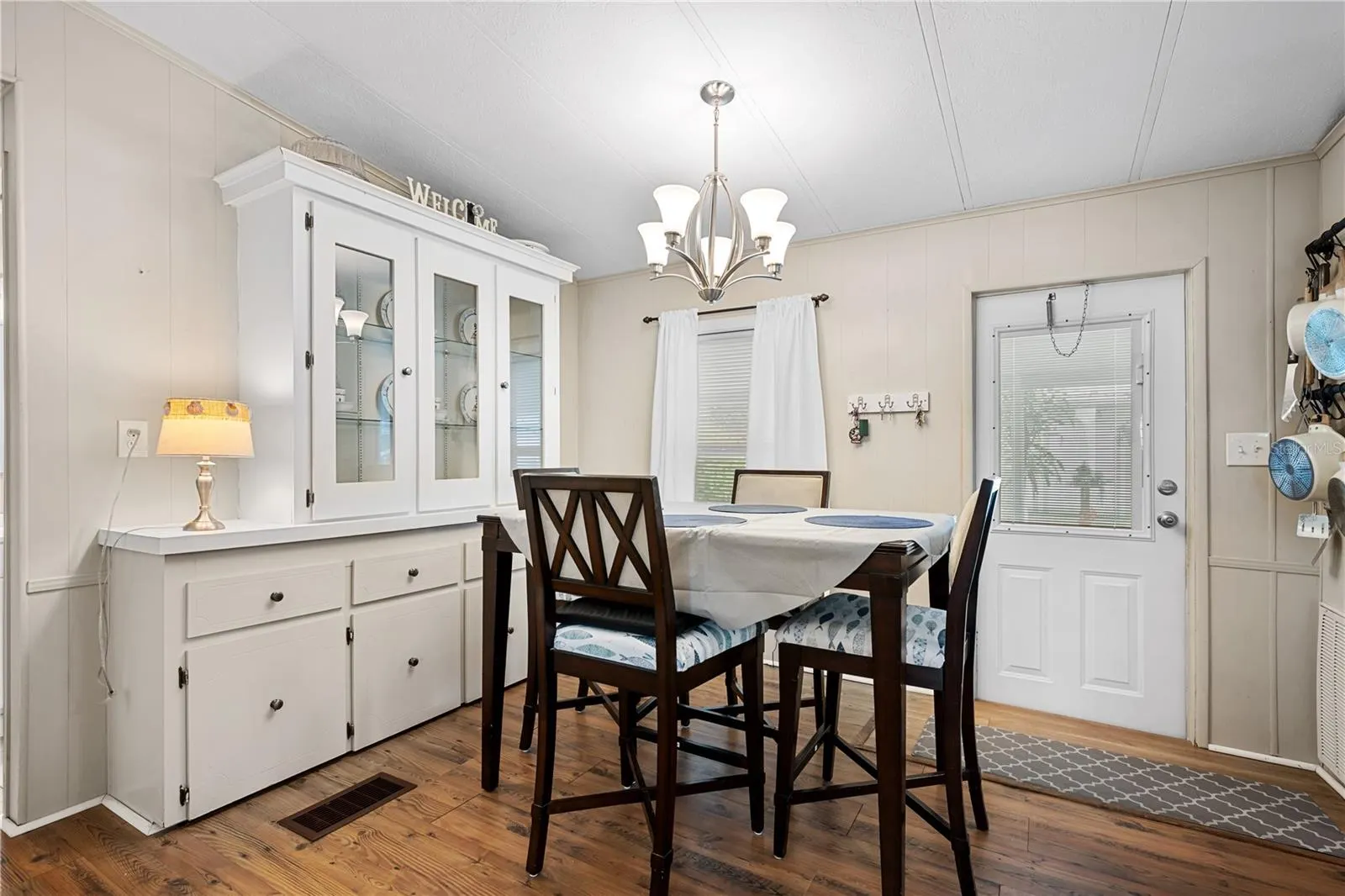 3329 EILEEN DR