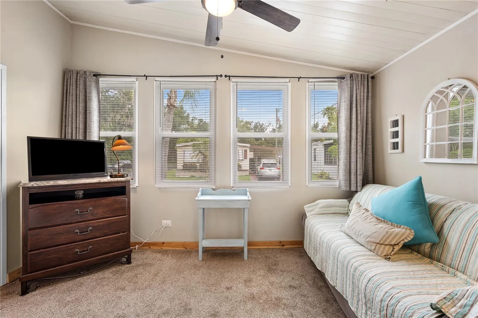 3329 EILEEN DR