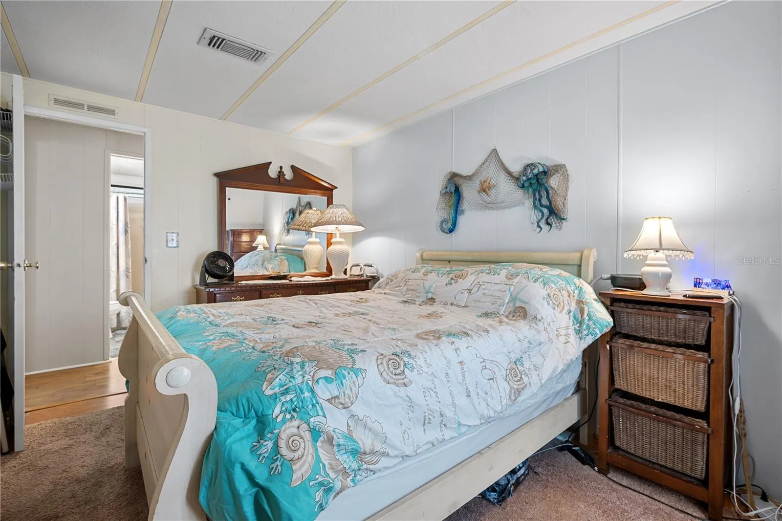 3329 EILEEN DR