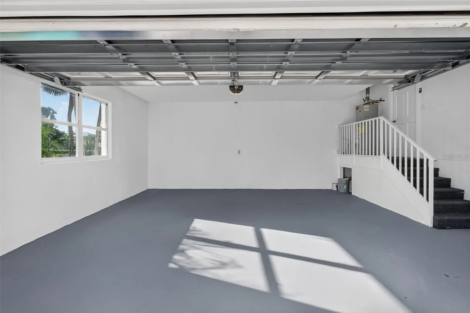 3488 MISTLETOE LN
