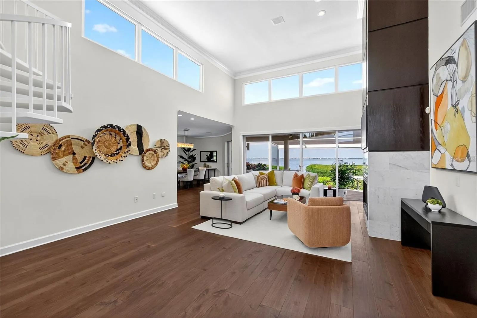3488 MISTLETOE LN