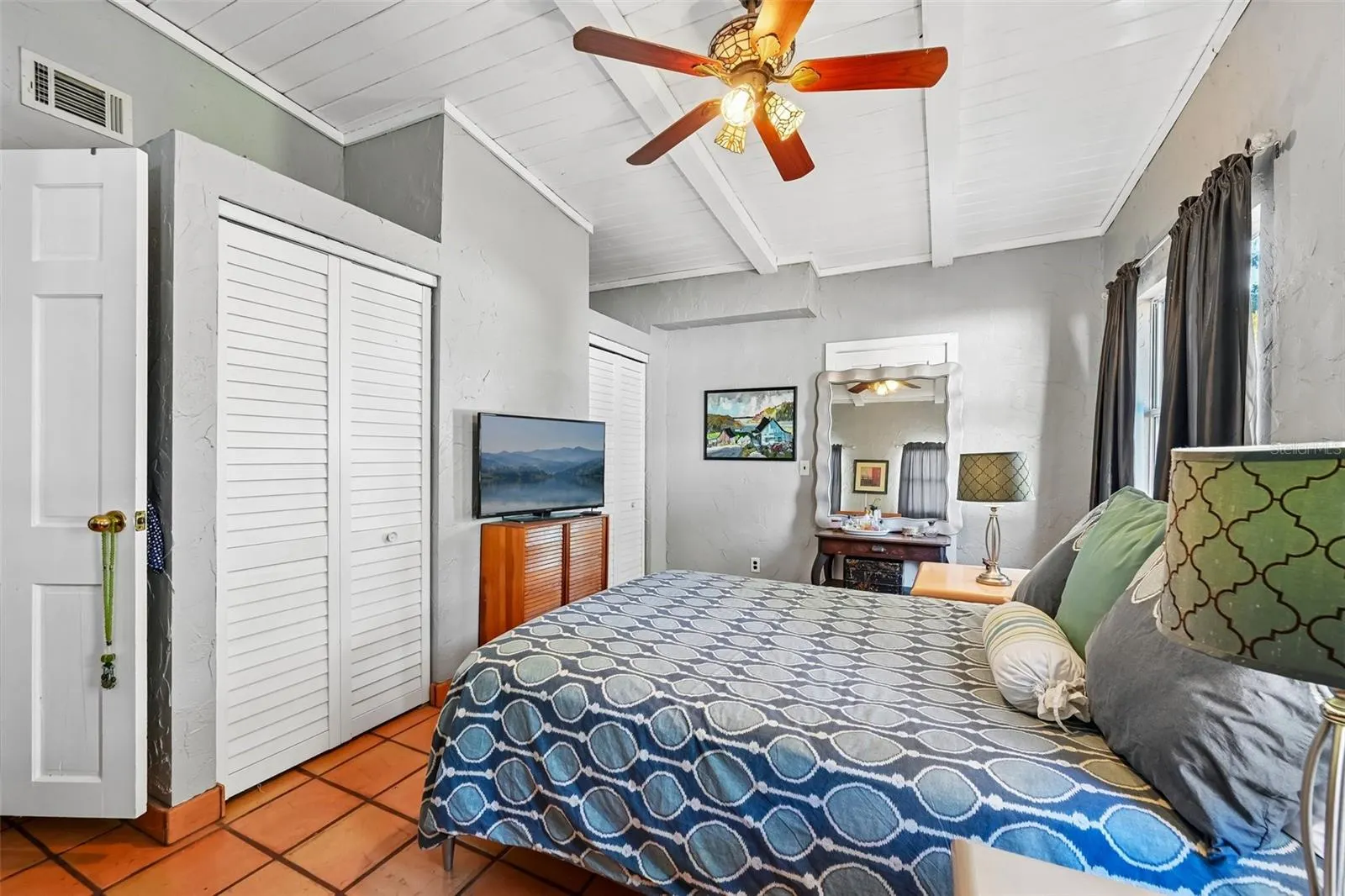 2110 EUCLID TER