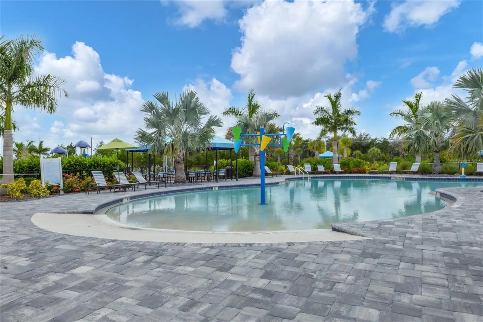 2321 BLUE MAHOE LN