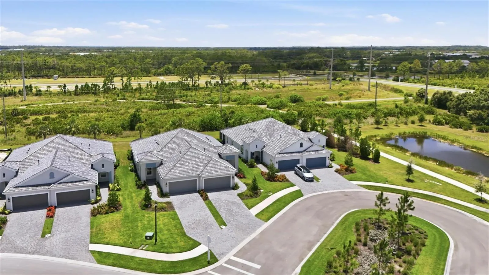 2321 BLUE MAHOE LN