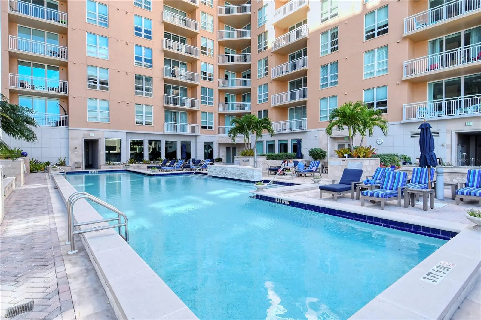 1350 MAIN ST #1208 #1208