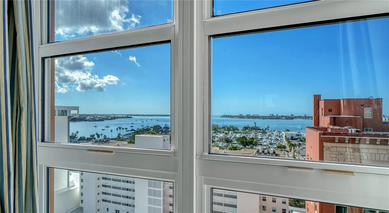1350 MAIN ST #1208 #1208