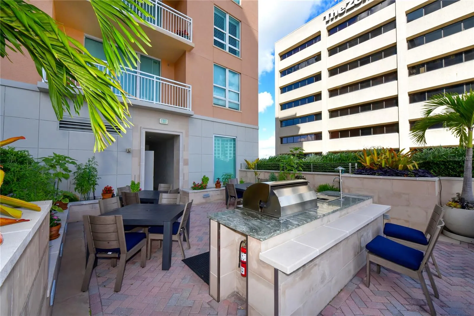 1350 MAIN ST #1208 #1208