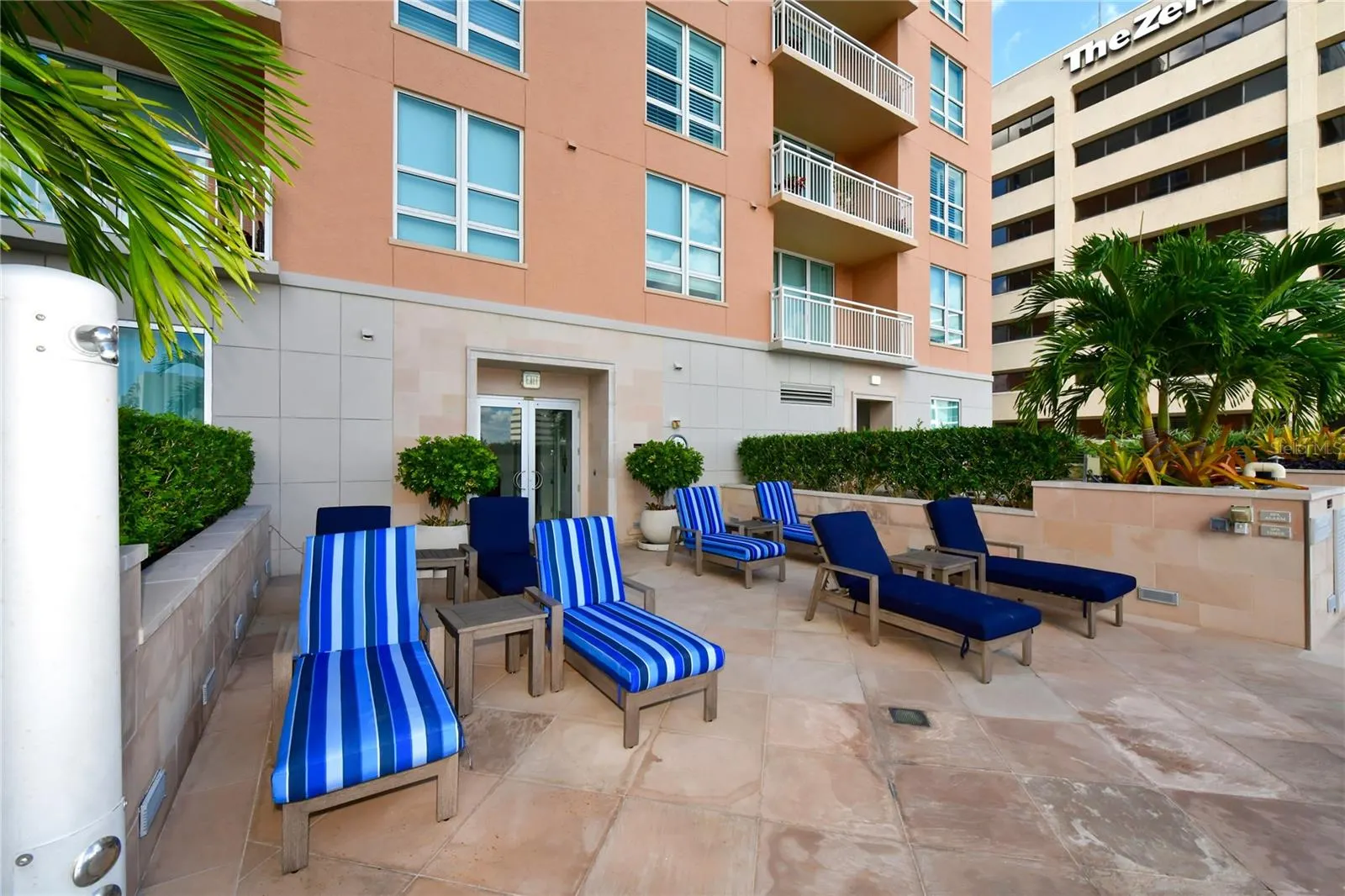 1350 MAIN ST #1208 #1208