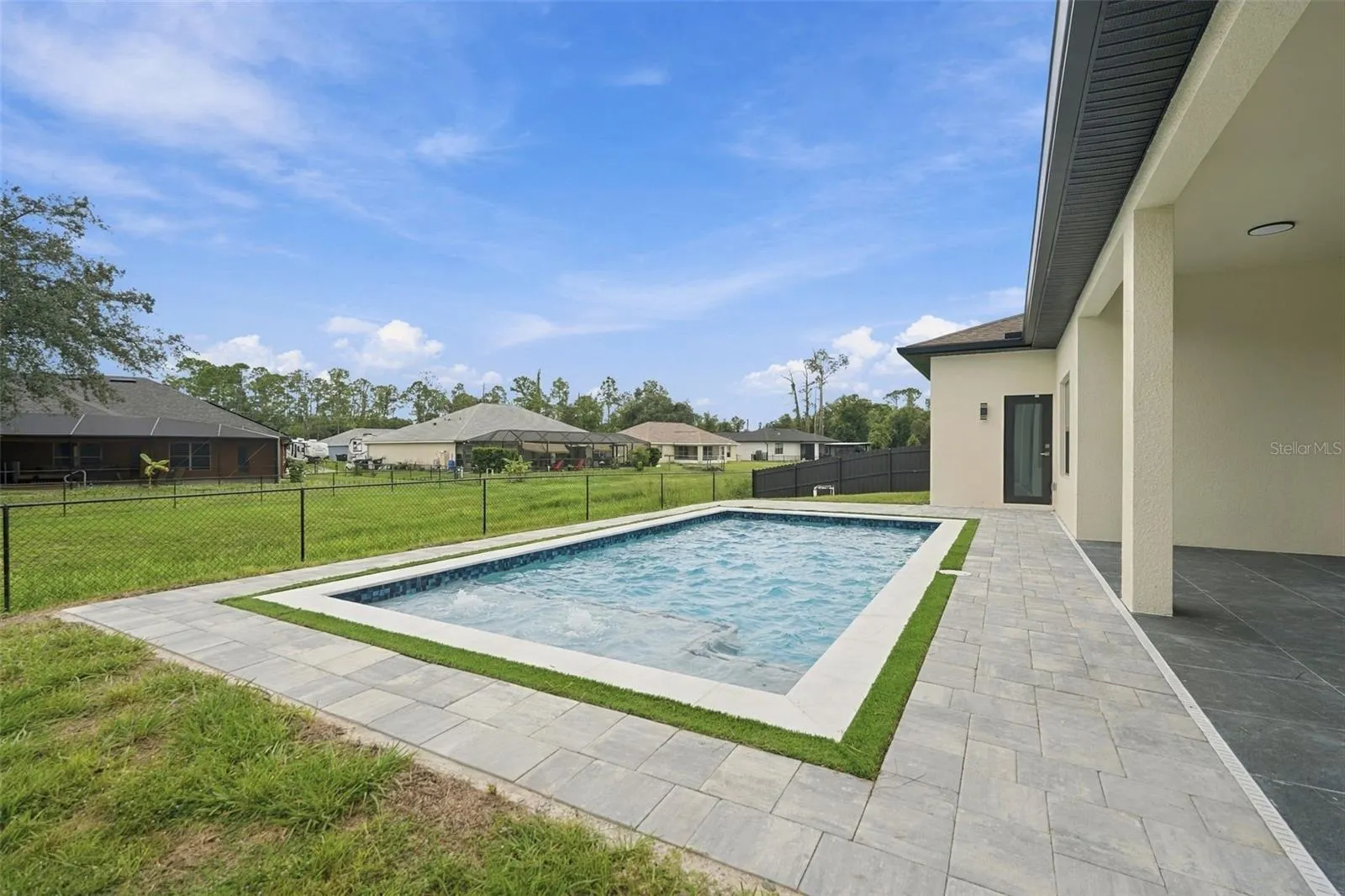 2524 WALLER RD