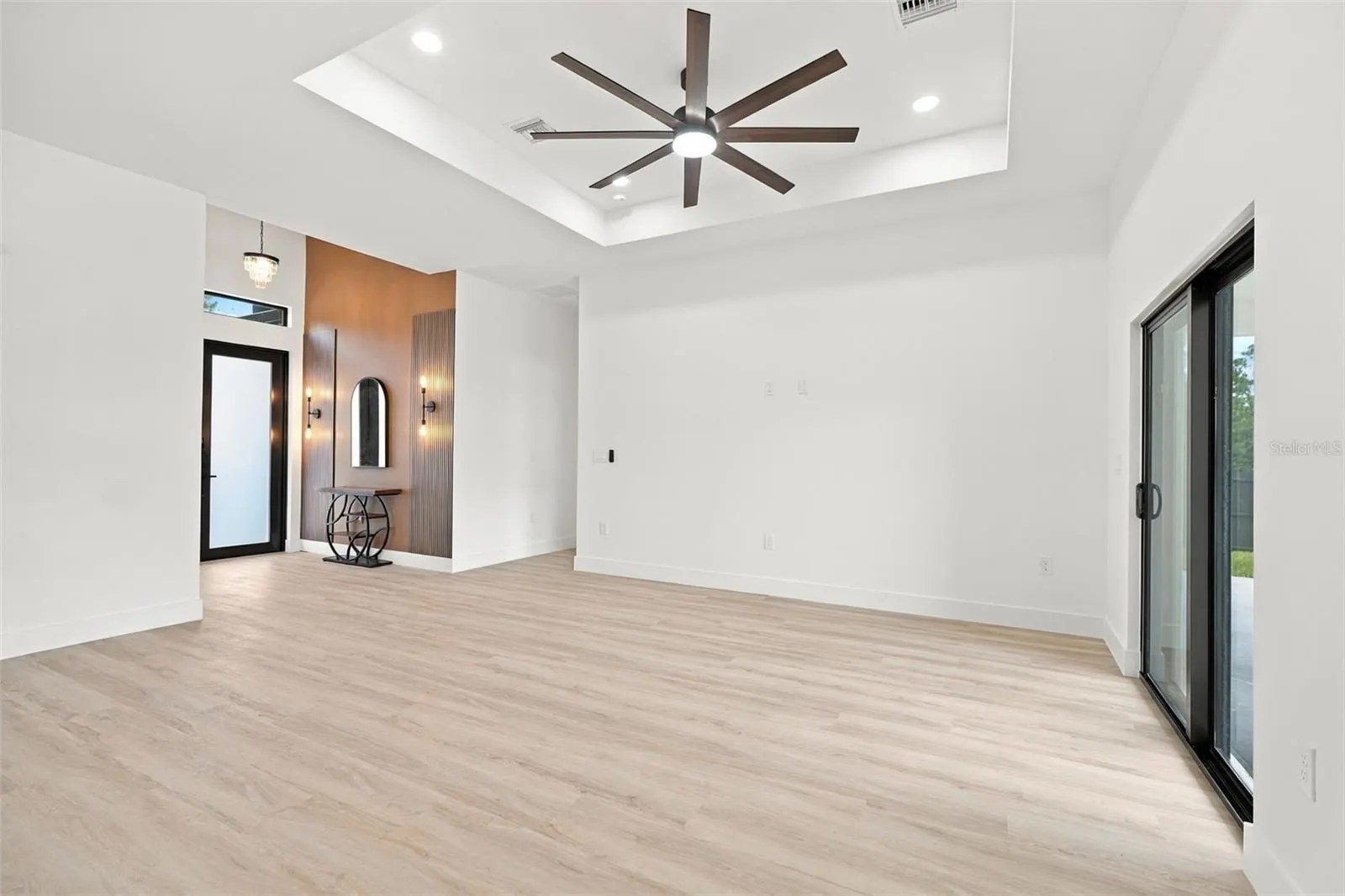 2524 WALLER RD