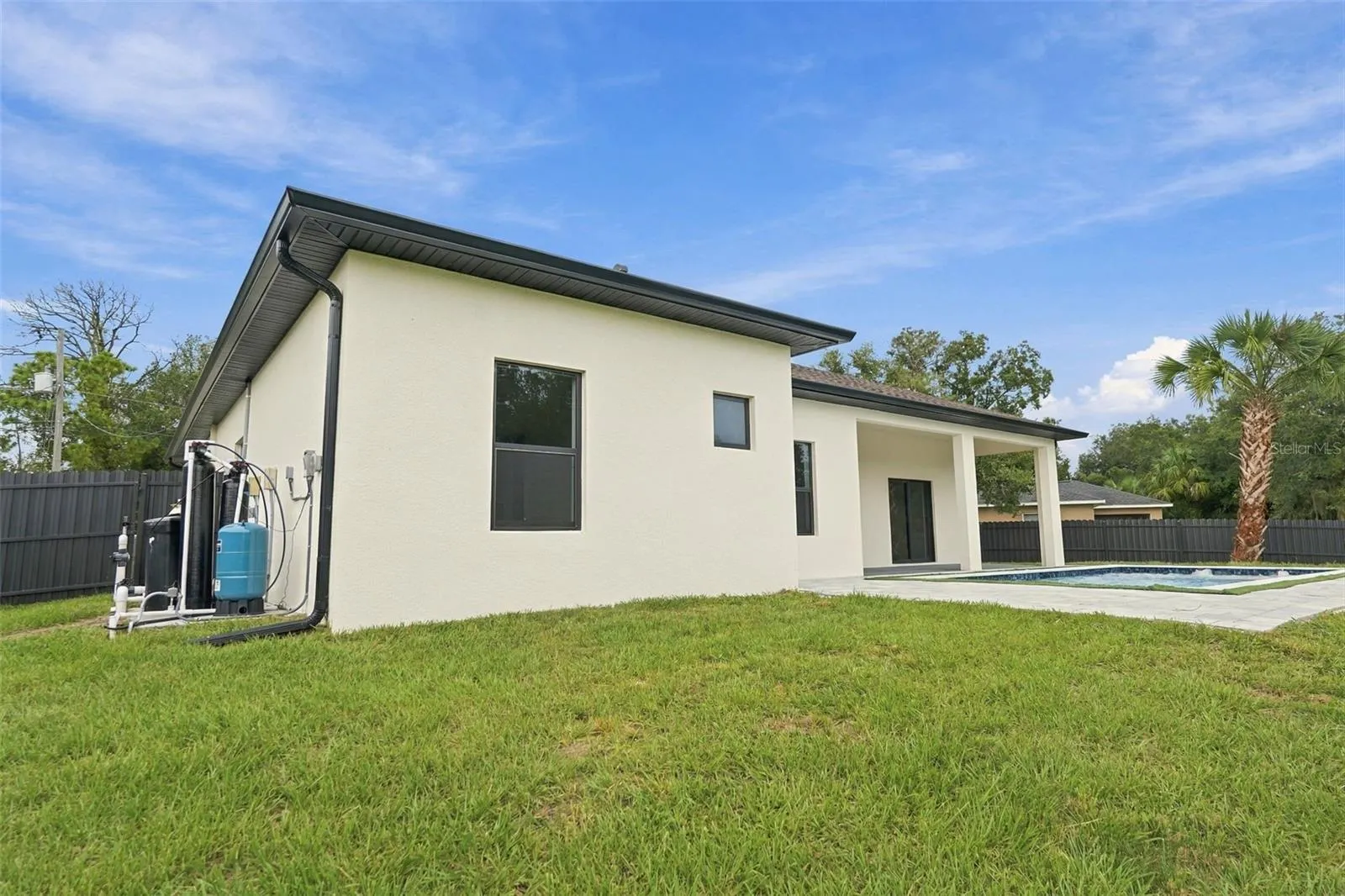 2524 WALLER RD