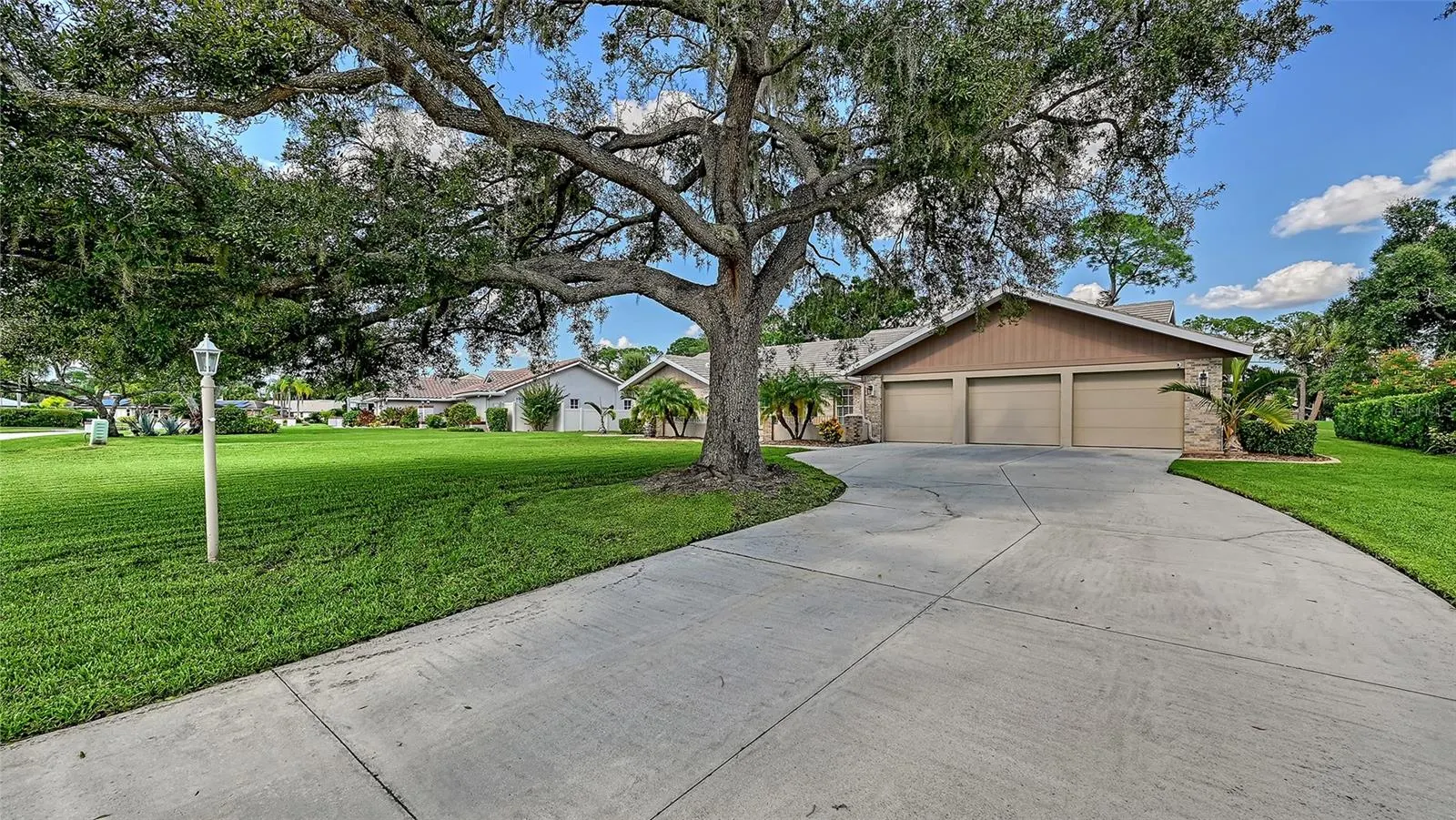 7913 BROADMOOR PINES BLVD