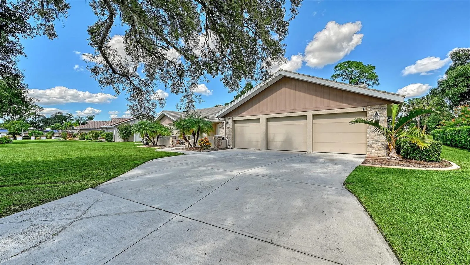 7913 BROADMOOR PINES BLVD