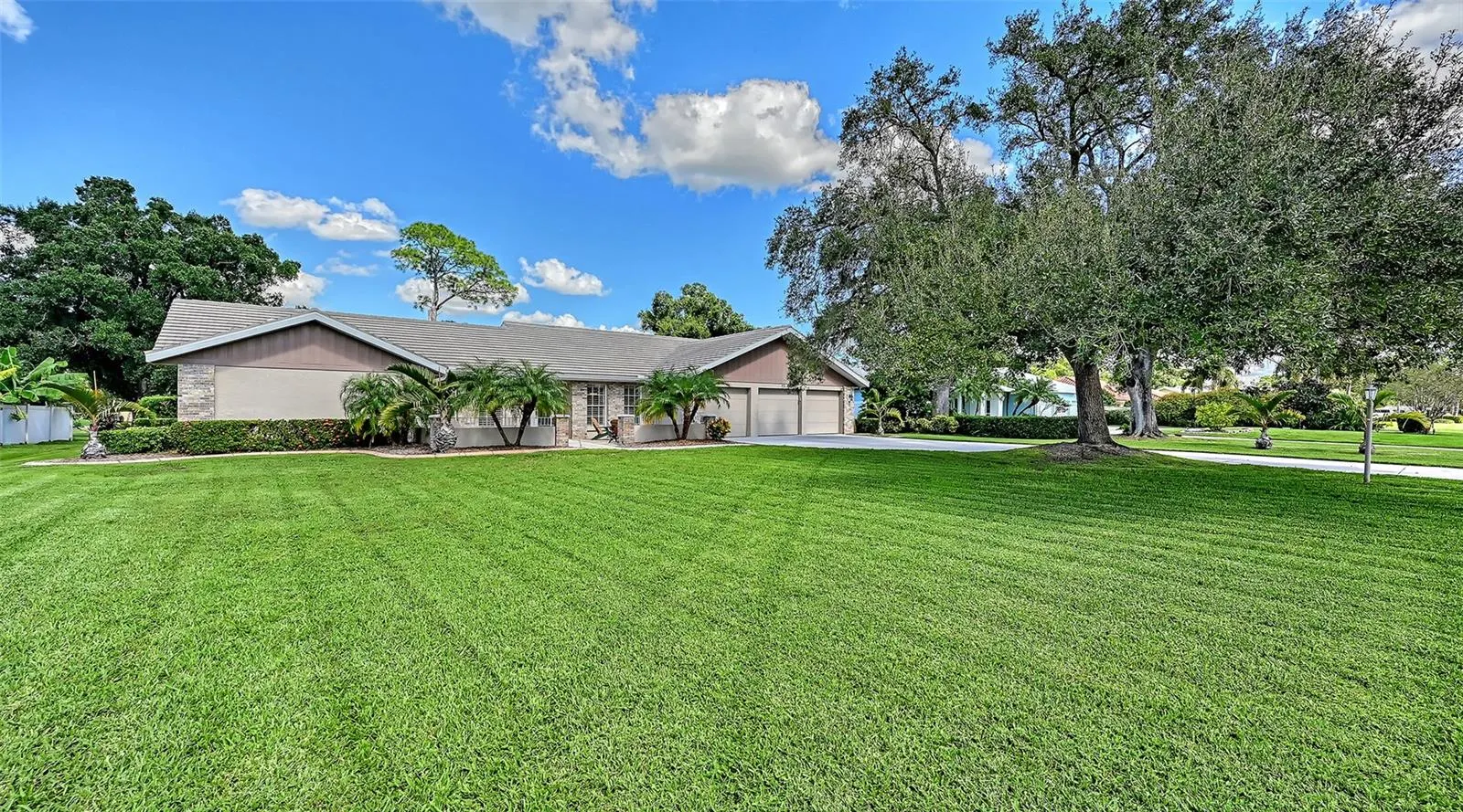 7913 BROADMOOR PINES BLVD