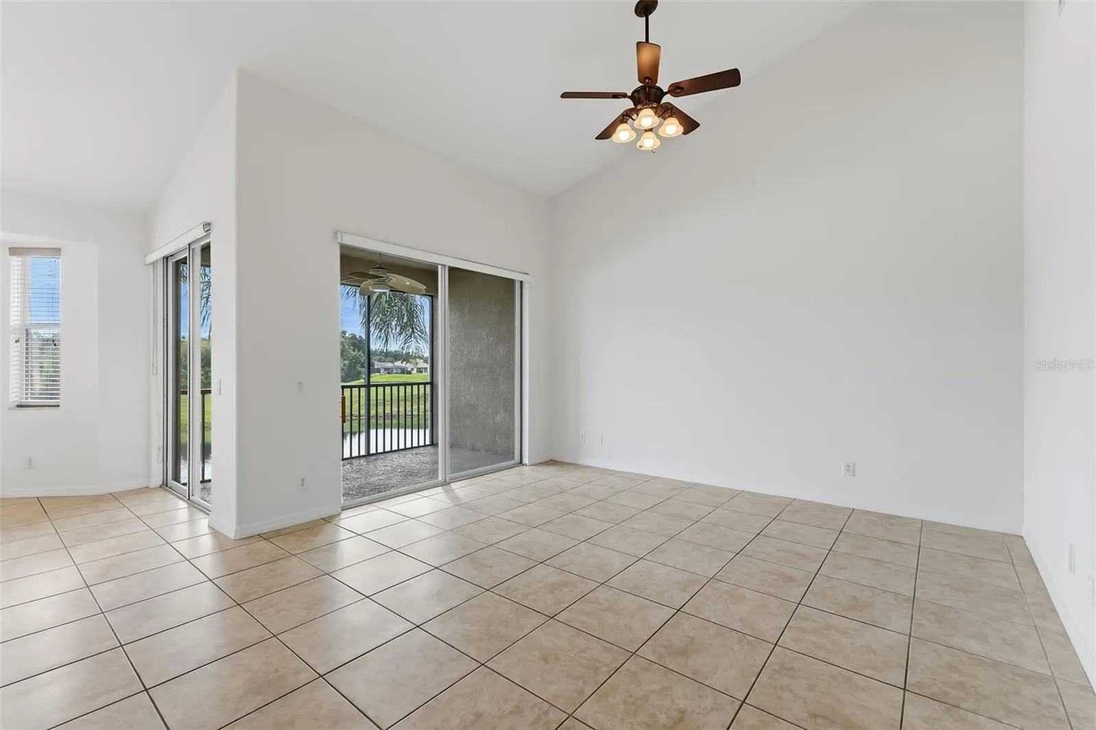 1003 FAIRWAYCOVE LN #207 #207