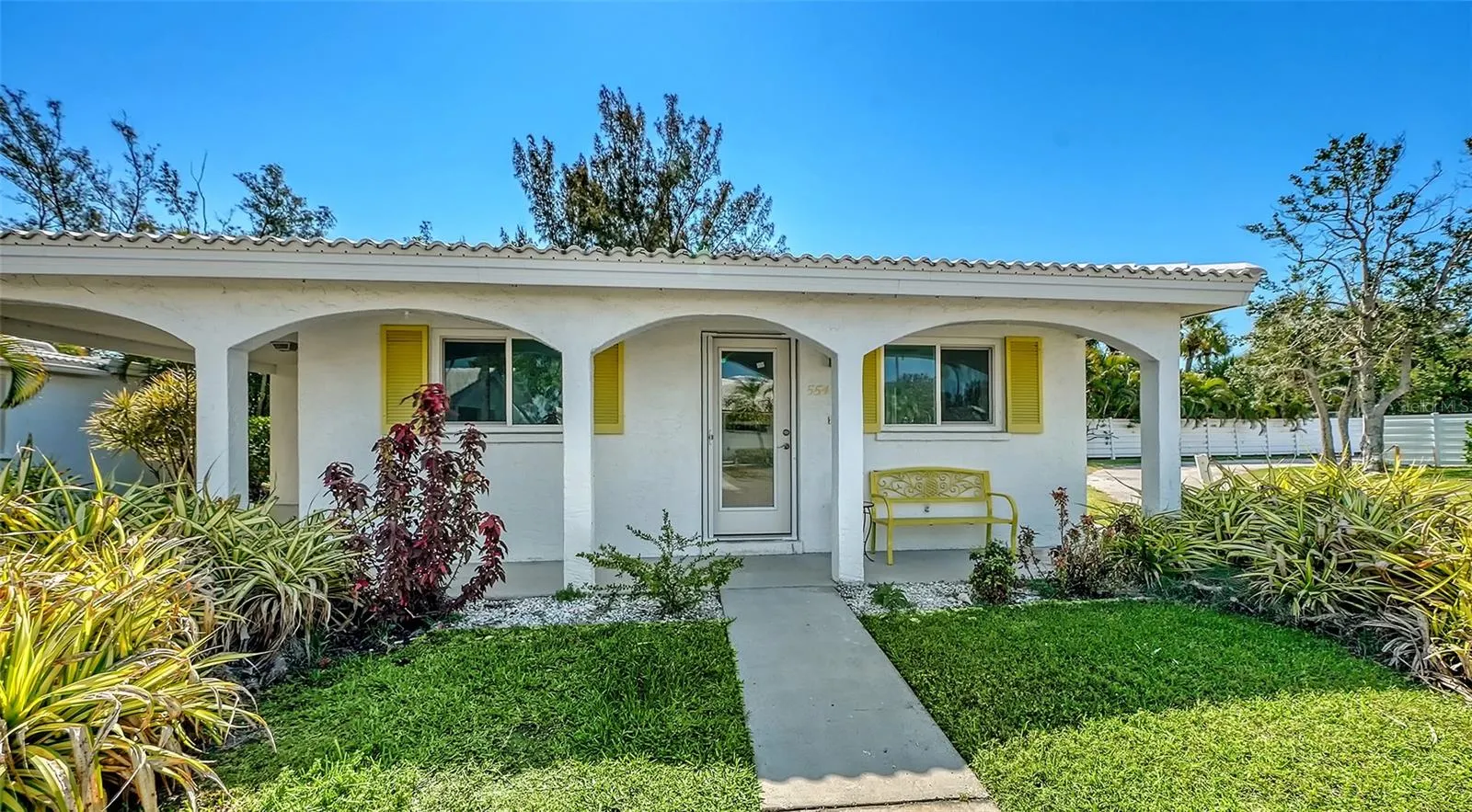 554 SPANISH DR S