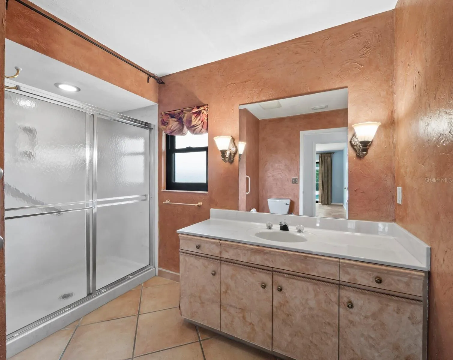 6945 COUNTRY LAKES CIR