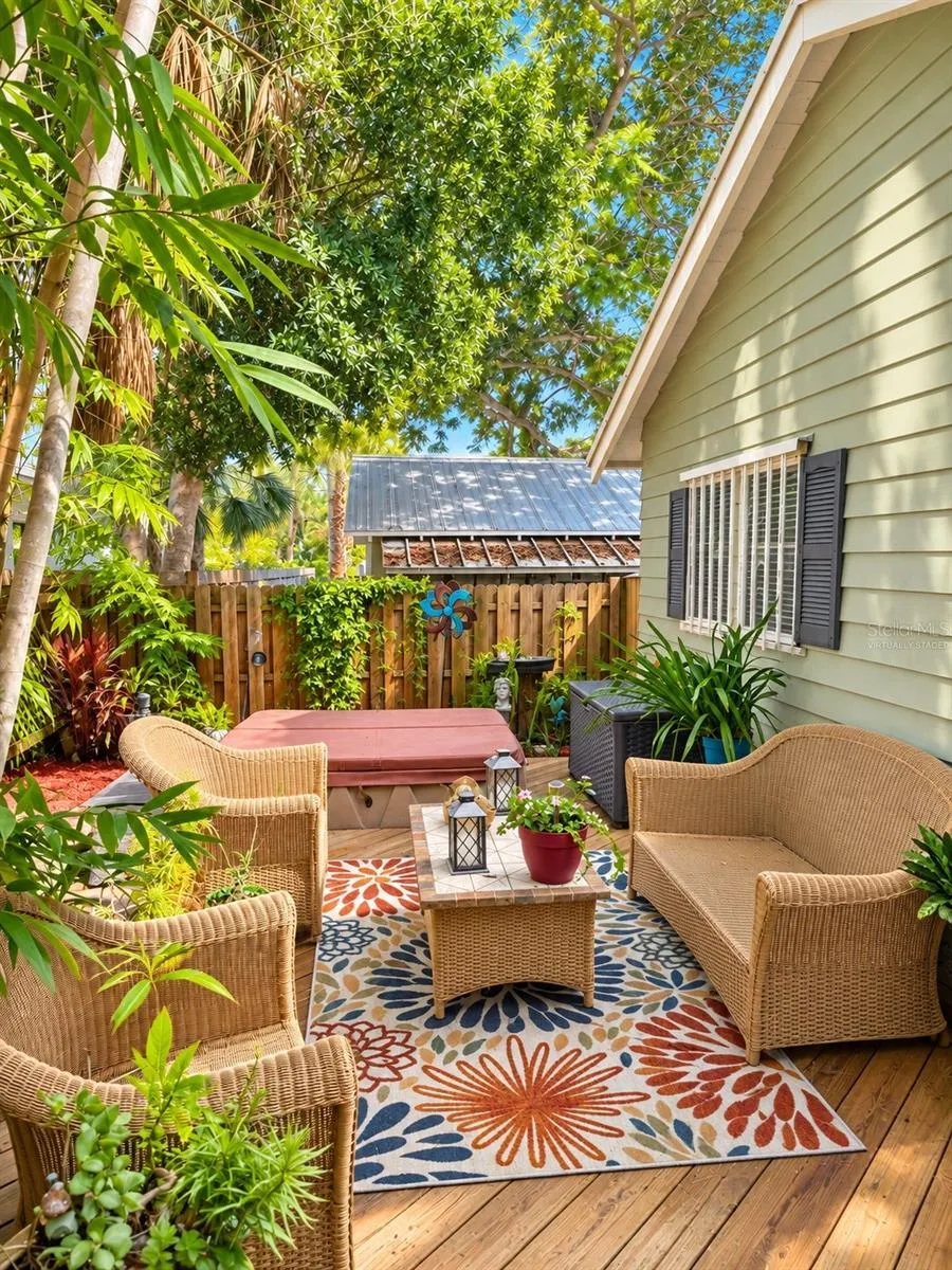 1777 ALTA VISTA ST
