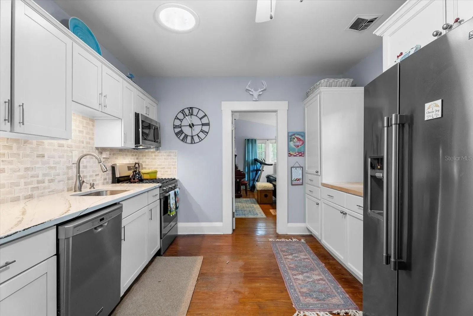 1777 ALTA VISTA ST